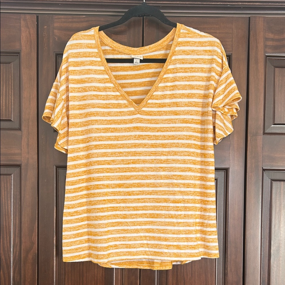 a new day Striped Yellow V-Neck Women's Top, Size L